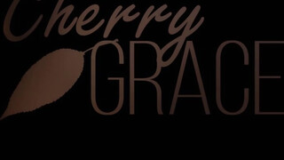 Cherry Grace imád lovagolni