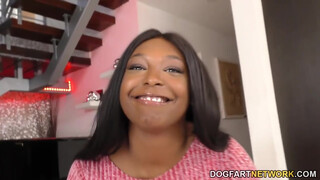 Rachel Raxxx az óriás csöcsű csoki milf