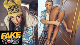 Fake Hostel Porn - Cassie Del Isla a szexi turista lány