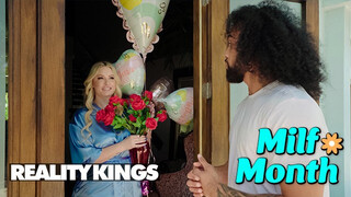 REALITY KINGS - Jenna Starr a nagy seggű mami