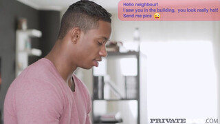 Private Interracial - Anita Bellini kinyalva és megdugva