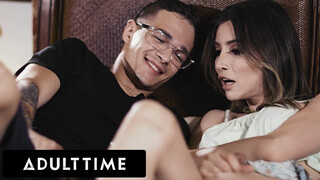 ADULT TIME - Szexi transz szobatárs